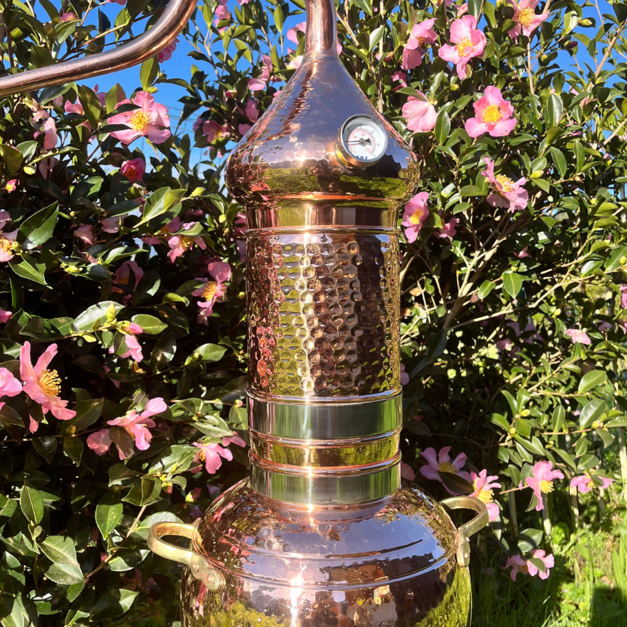 Alambique de cobre para destilación botánica artesanal
